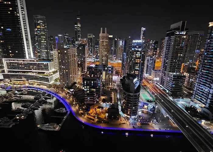 Great Marina Beach-Front Whole Flat With Amazing View, Many Activities & En-Suite Rooms