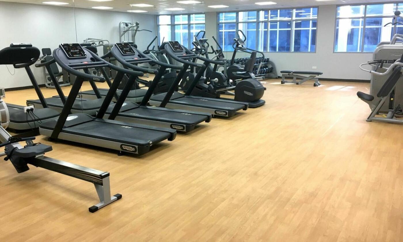 Great Marina Beach-Front Whole Flat With Amazing View, Many Activities & En-Suite Rooms * Dubai