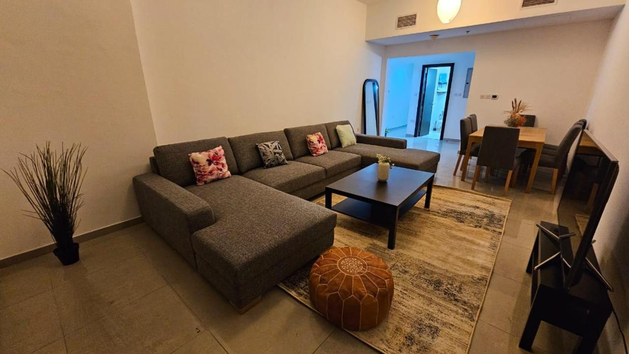 Great Marina Beach-Front Whole Flat With Amazing View, Many Activities & En-Suite Rooms