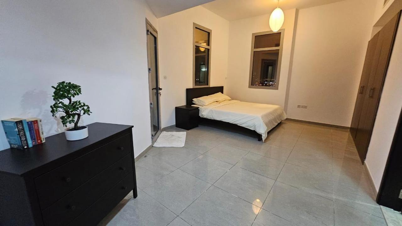 Great Marina Beach-Front Whole Flat With Amazing View, Many Activities & En-Suite Rooms *