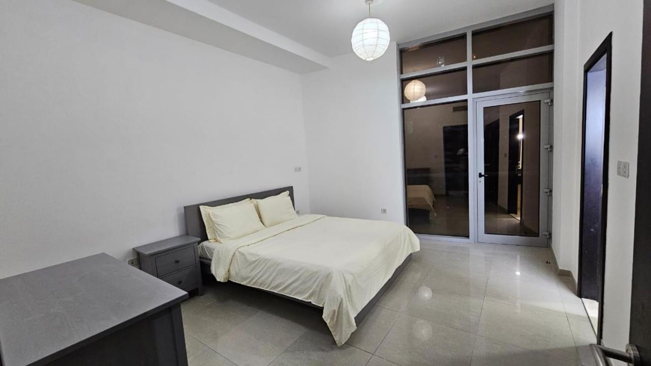 Great Marina Beach-Front Whole Flat With Amazing View, Many Activities & En-Suite Rooms