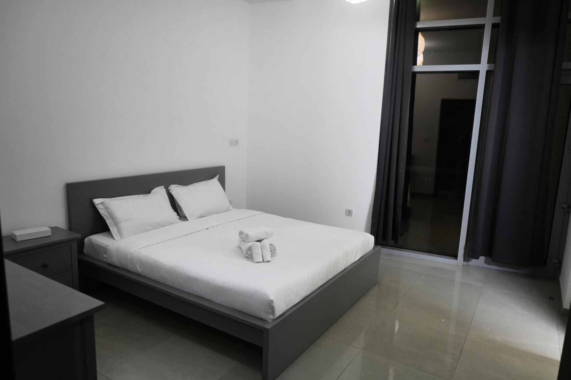 Great Flat Near Marina & With Amazing View, Many Activities * Dubai