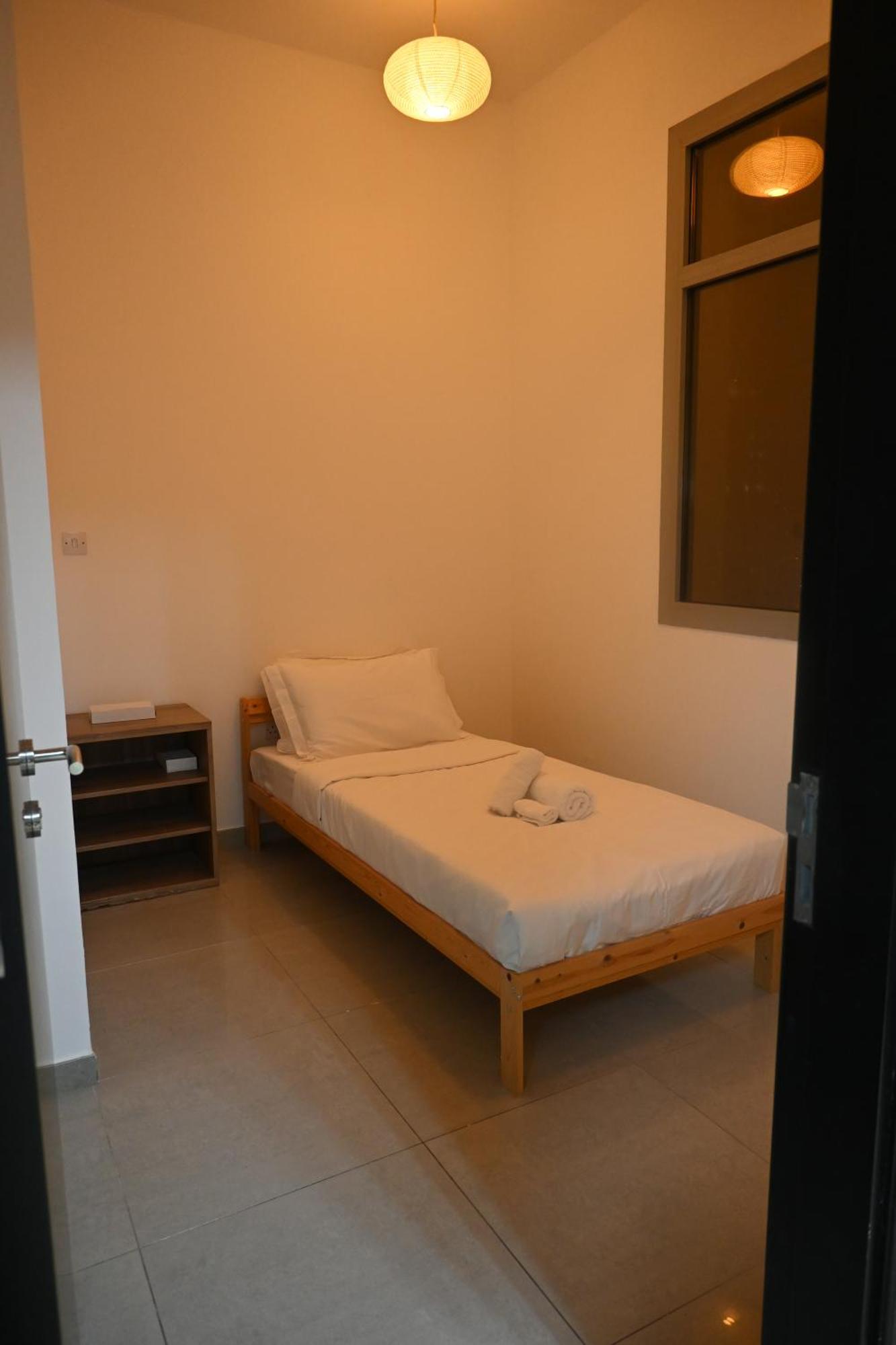 Great Flat Near Marina & With Amazing View, Many Activities Dubai
